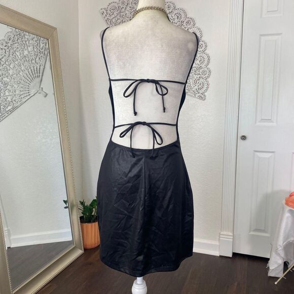 Early 2000's Hottie Slinky Open Back Lace Up Little Black Mini Party Dress M - Picture 2 of 7